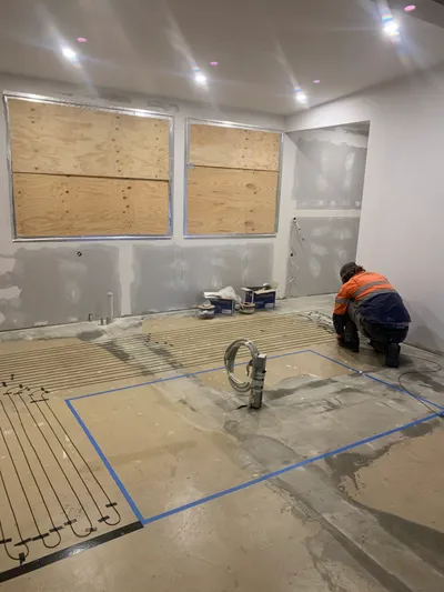 Underfloor heating cable installation